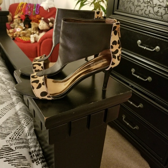 Ladies Sandals - Picture 2 of 6